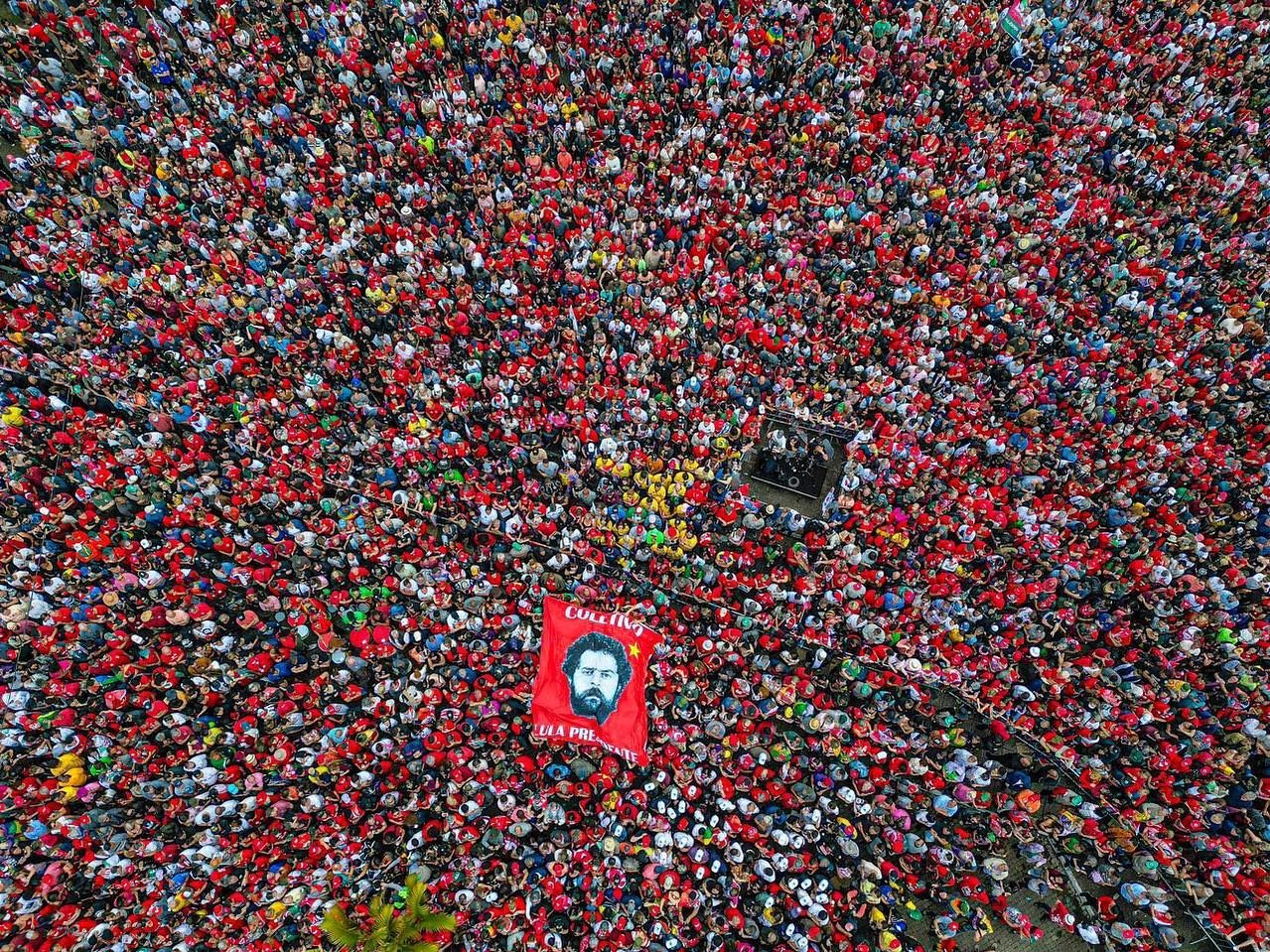 Movimentos populares ocupam as ruas em todo Brasil e pedem